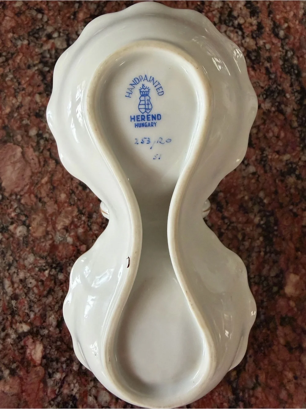 HEREND PORCELAIN HANDPAINTED ROTHSCHILD BIRDS SALT AND PEPPER DISH 253-0-00